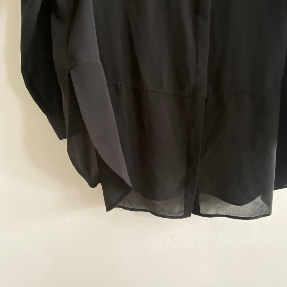 Chico's Black Button Down Shirt Long Sleeve Pocket Blouse Size 2 Large - Picture 3 of 9
